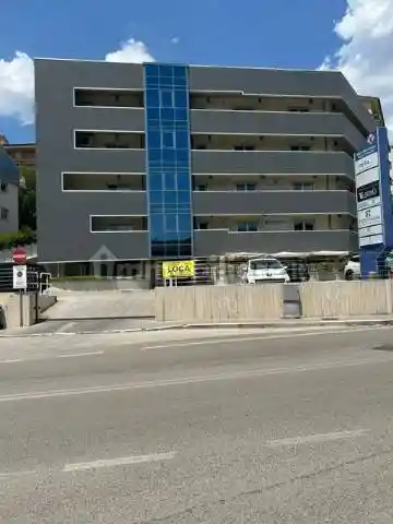Palazzo - Edificio in affitto a Potenza