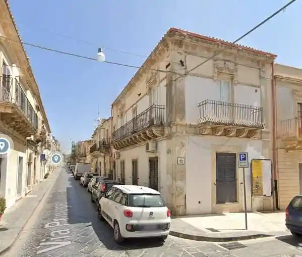 Casa indipendente in affitto a Noto