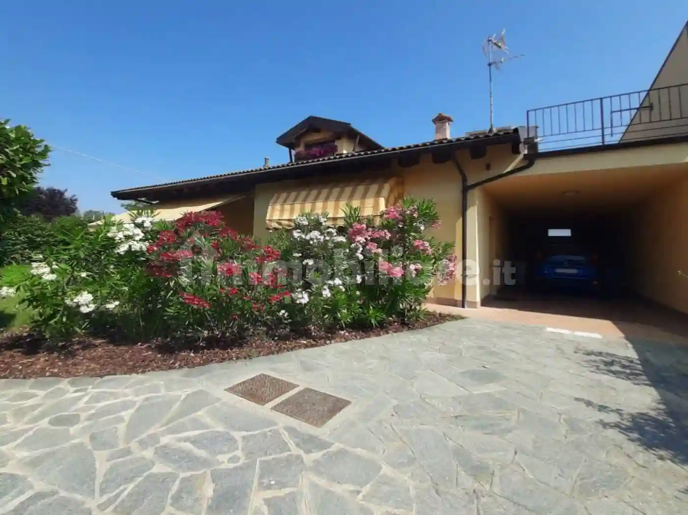 Villa - foto 2