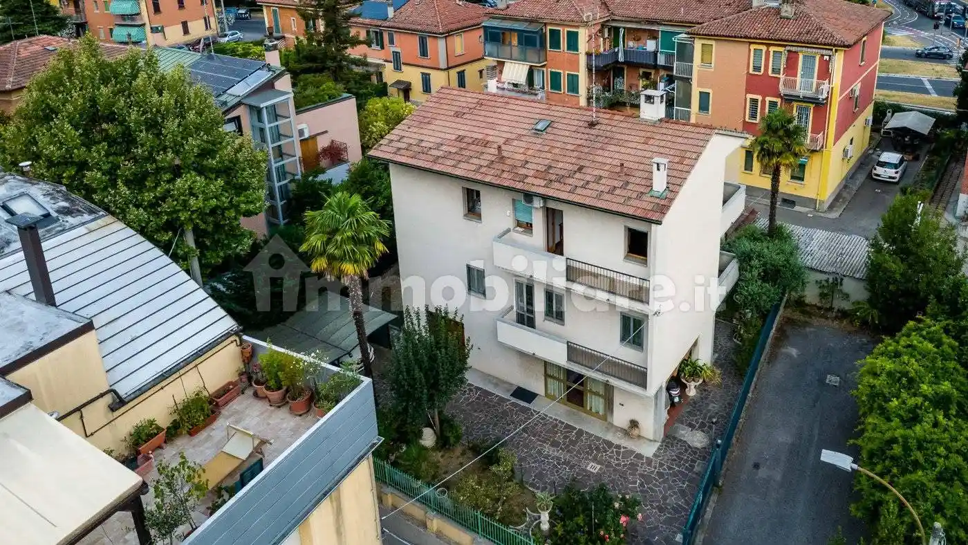 Casa indipendente in vendita a Bologna