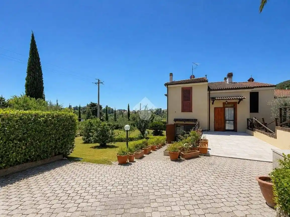 Appartamento in vendita a Collesalvetti