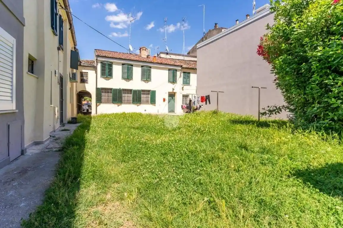 Rustico - Casale in vendita a Ferrara