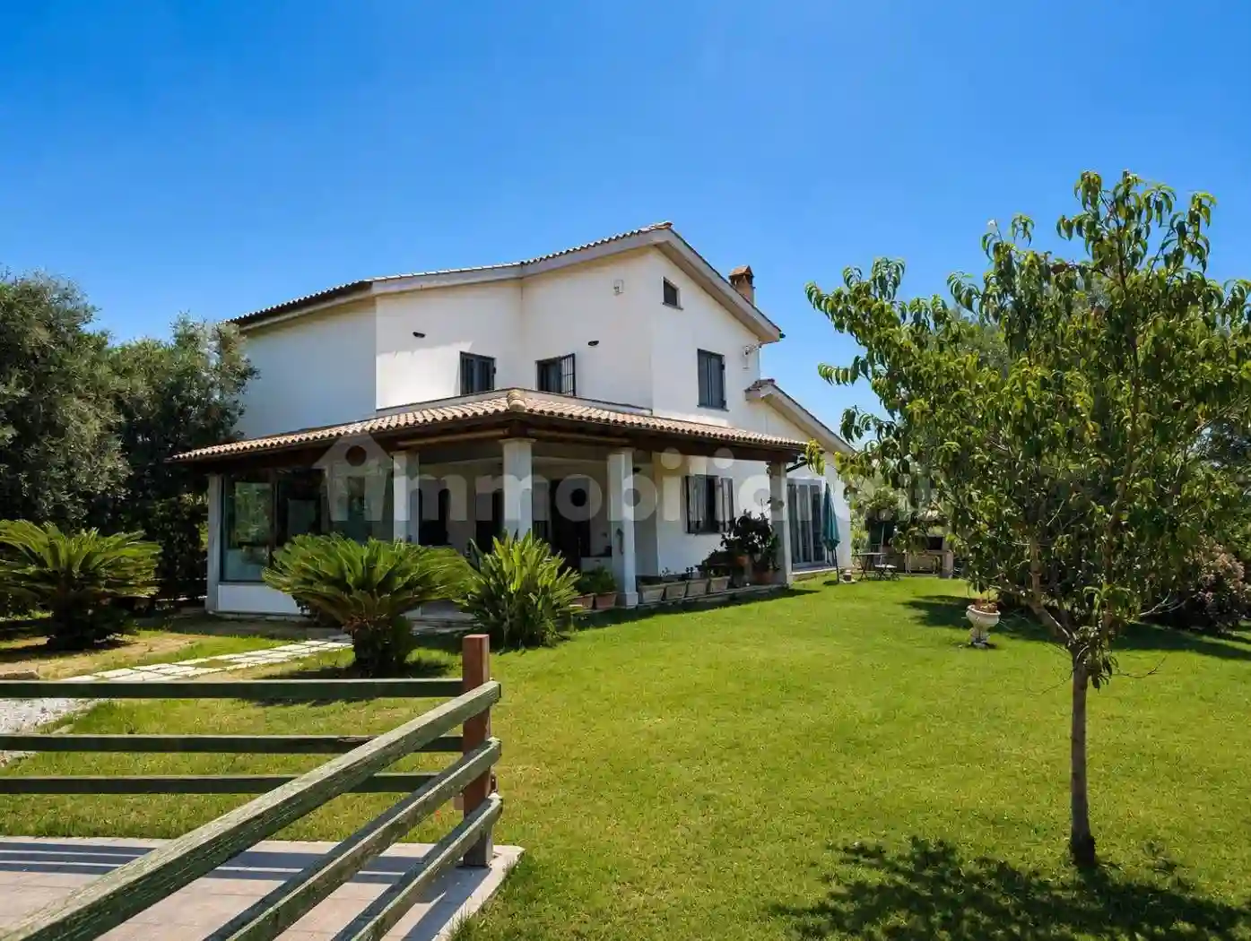 Villa - foto 2
