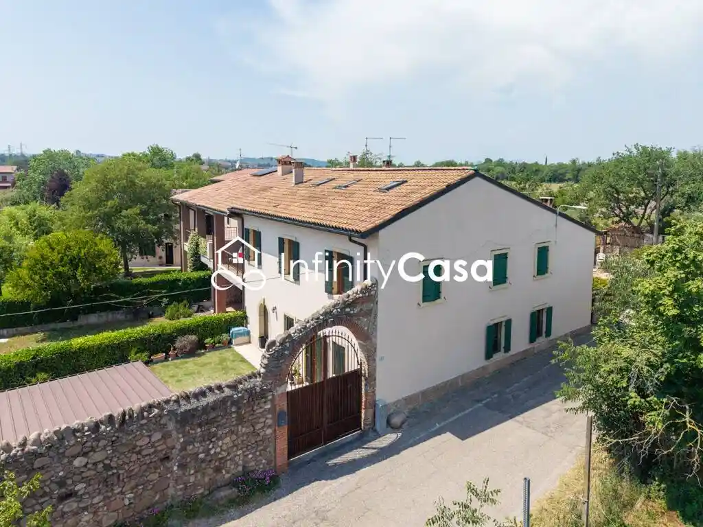 Rustico - Casale in vendita a Bussolengo
