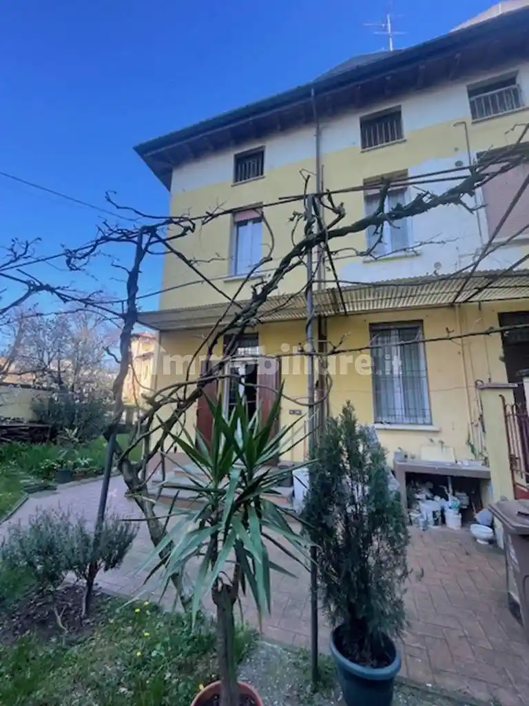 Casa indipendente in vendita a Cremona