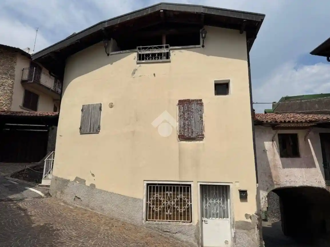 Casa indipendente in vendita a Fonteno