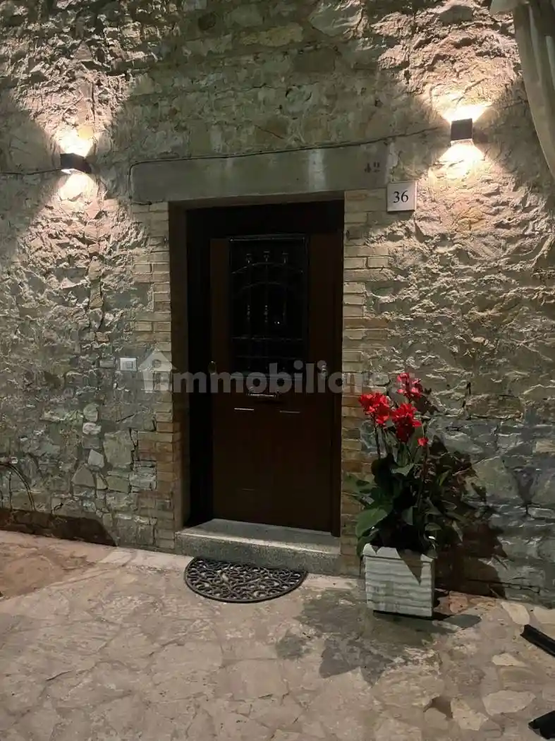 Appartamento in affitto a Baschi