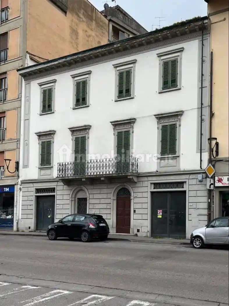 Palazzo - Edificio in vendita a Castelfiorentino