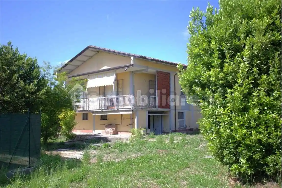 Villa in vendita a Carrara