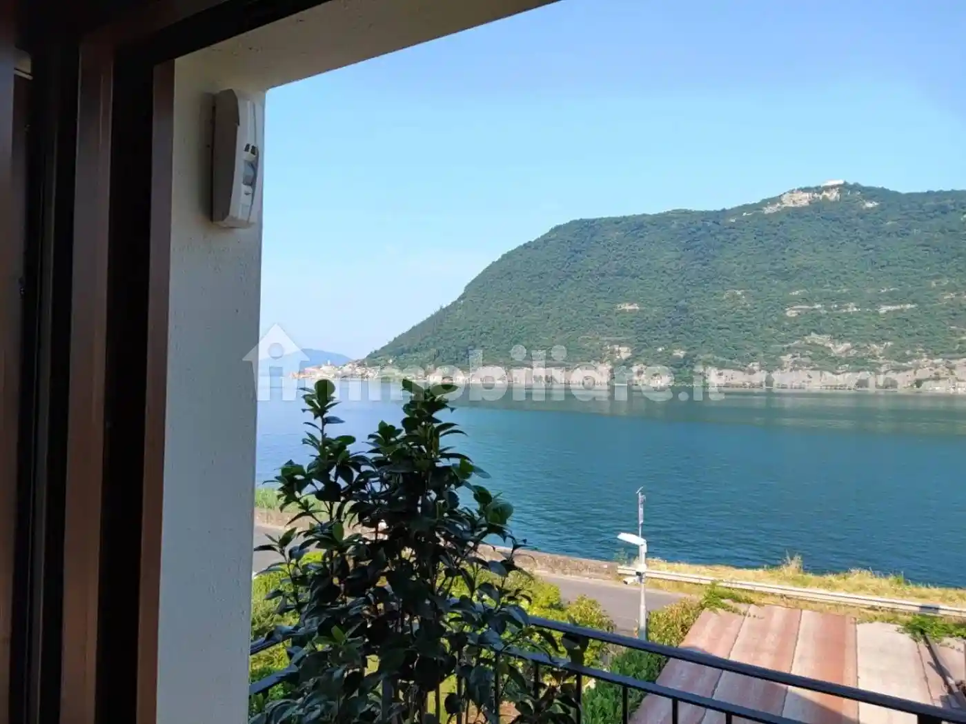 Villa in vendita a Sale Marasino