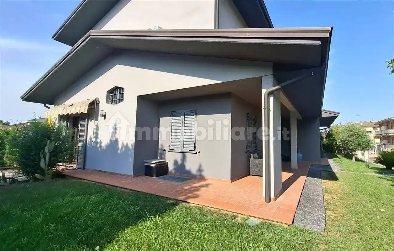 Villa in vendita a Piacenza