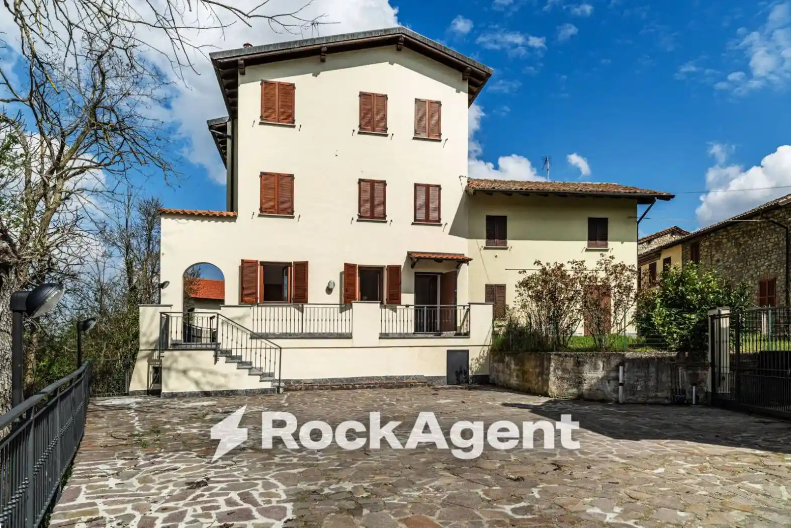 Appartamento in vendita a Montesegale