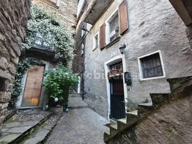 Casa indipendente in vendita a Sueglio