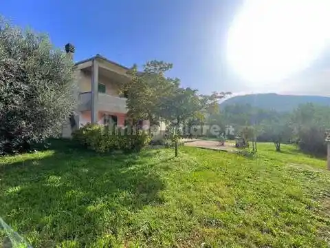Villa in vendita a Castro dei Volsci