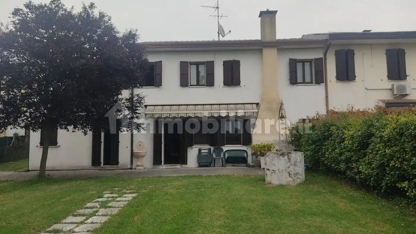 Casa indipendente in vendita a Gavello