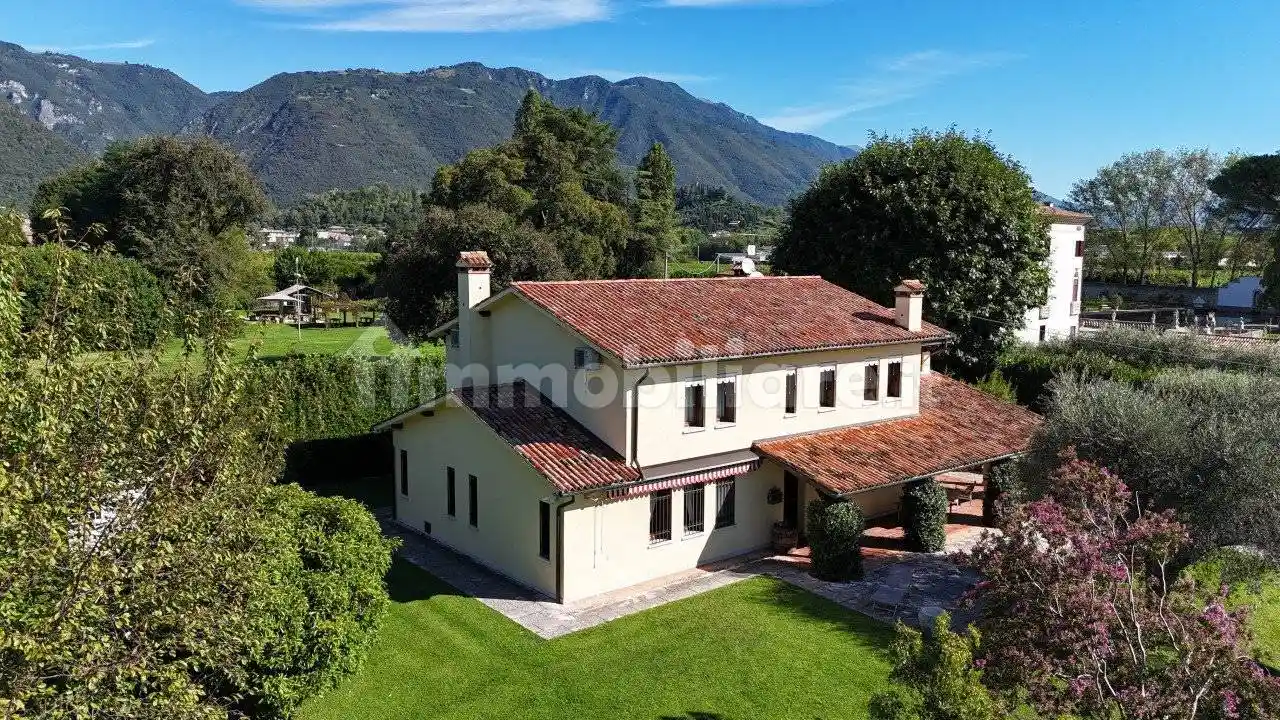 Rustico - Casale in vendita a Romano d'Ezzelino
