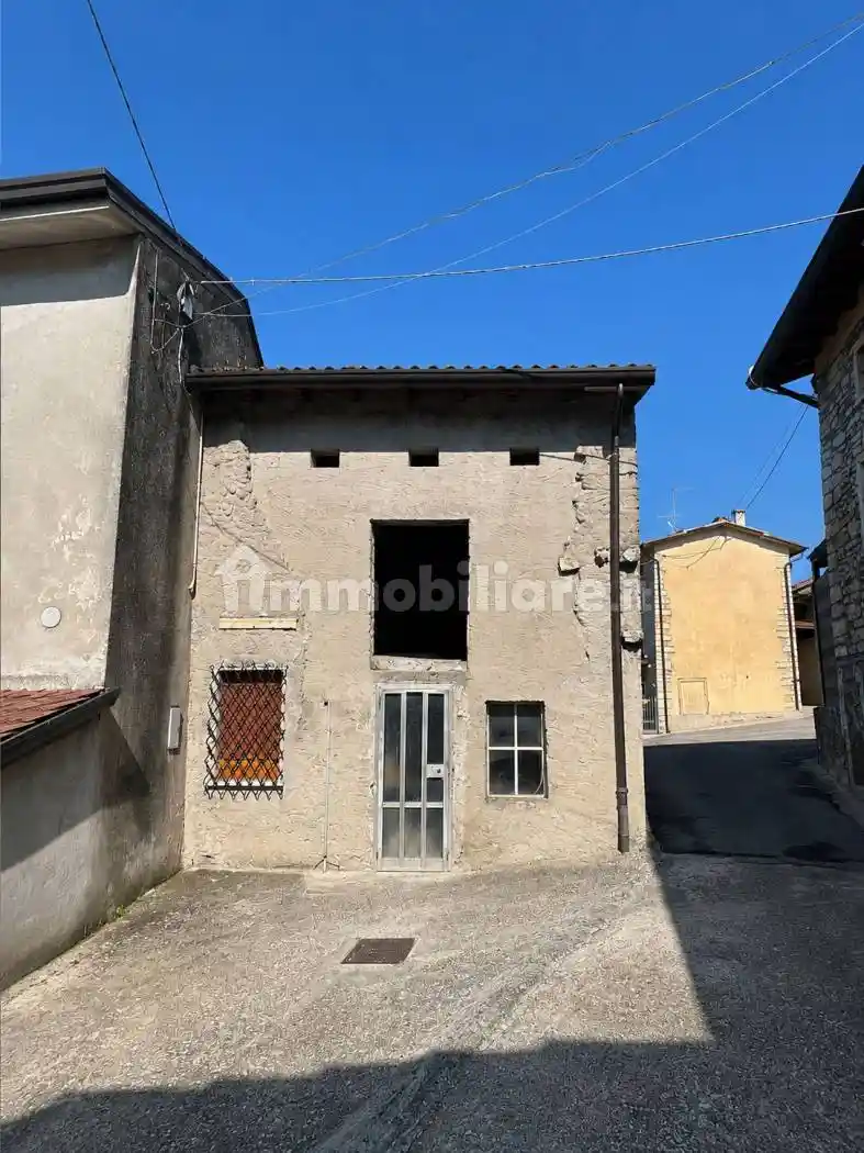 Rustico - Casale in vendita a Cerro Veronese