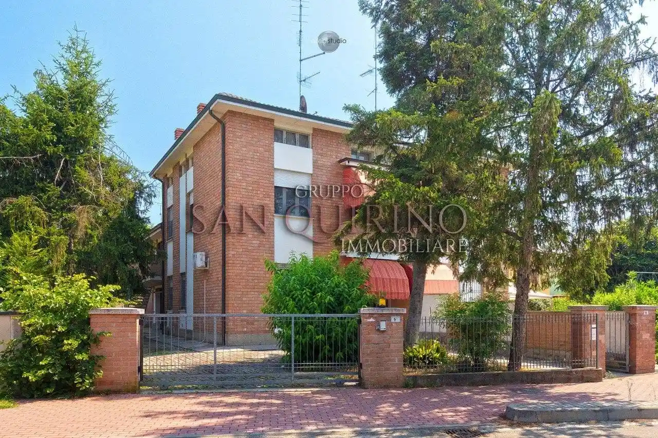 Villa in vendita a Campagnola Emilia