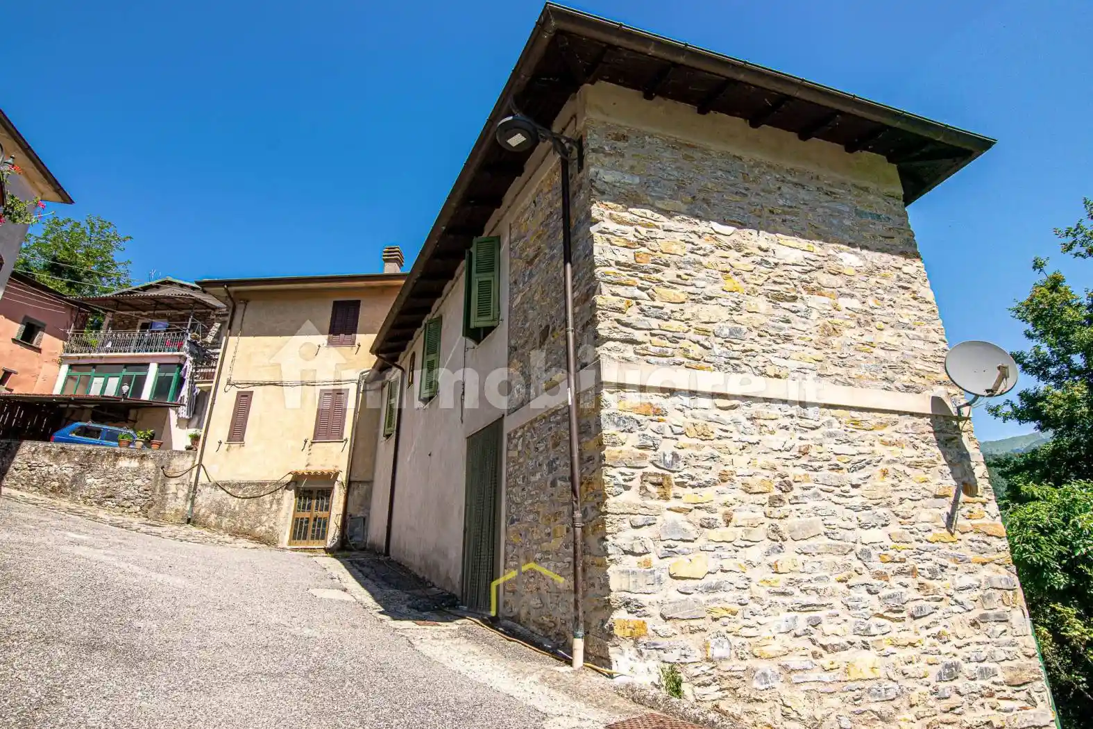 Casa indipendente in vendita a Bagnone