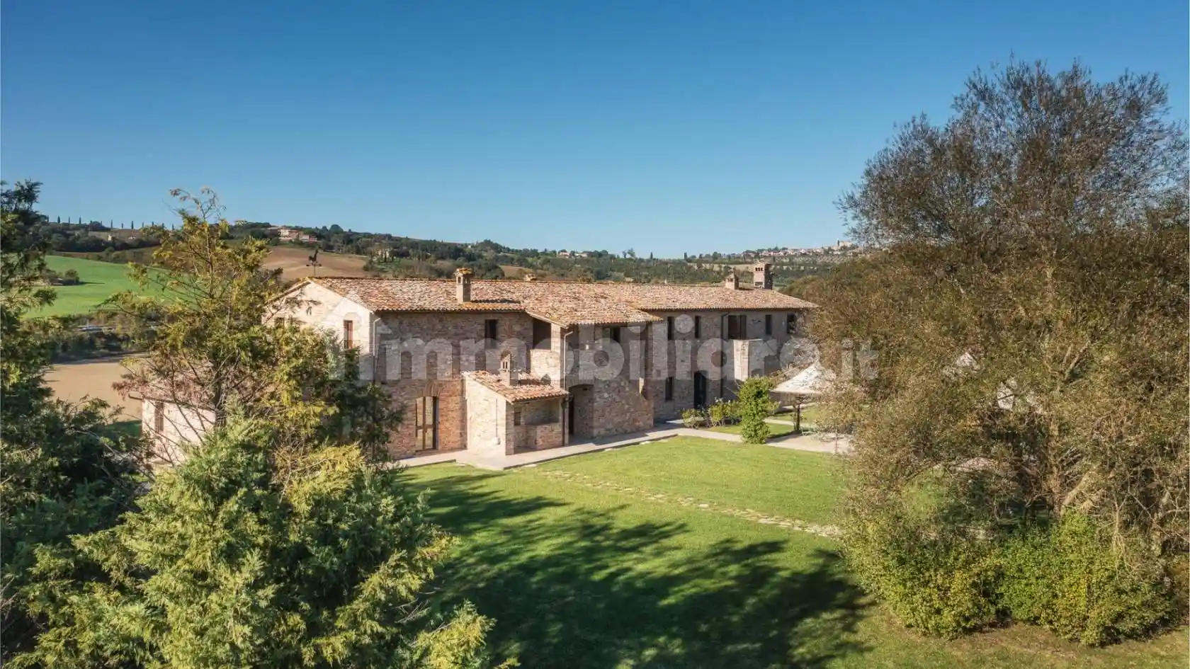 Rustico - Casale in vendita a Todi