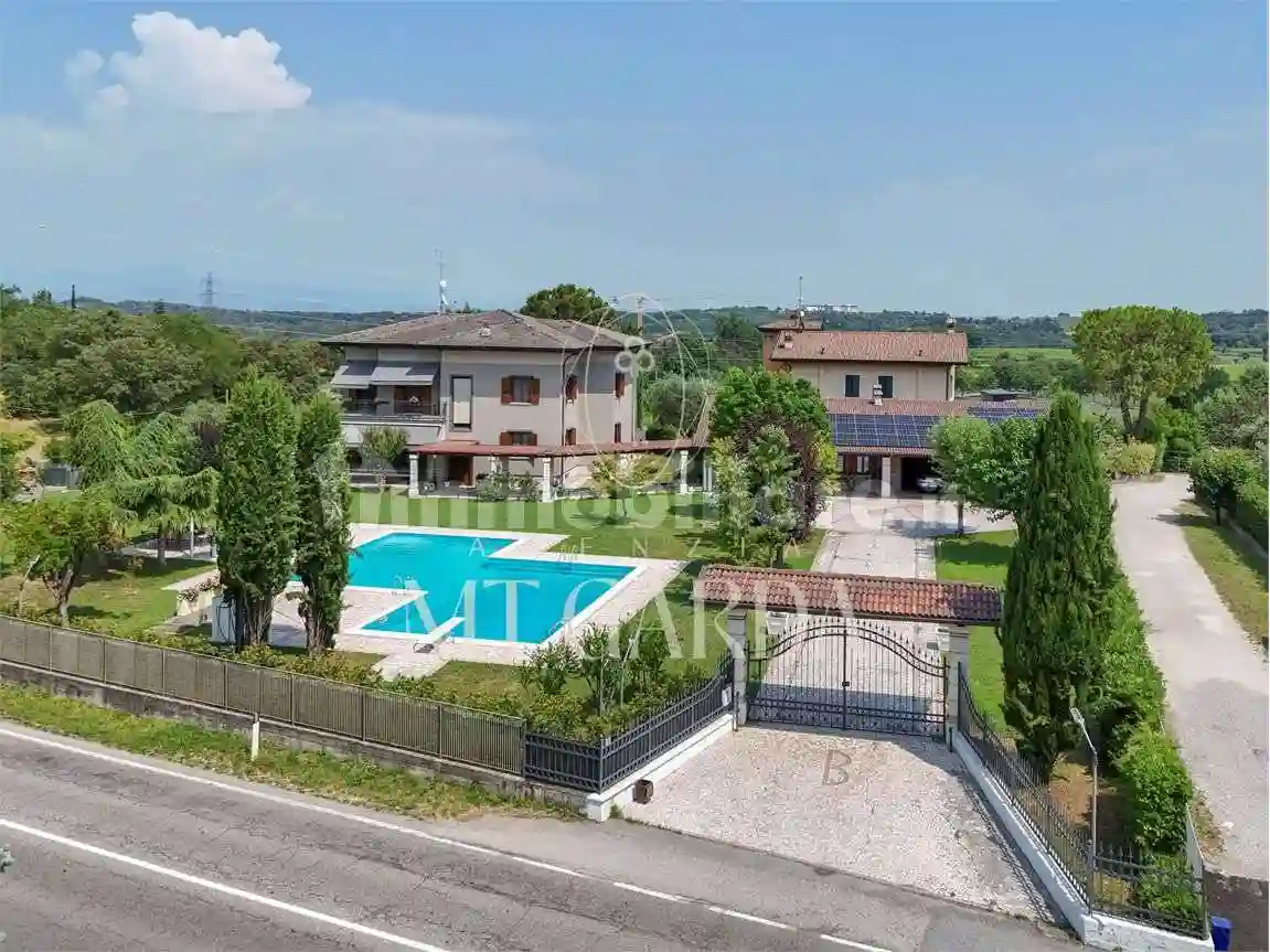 Villa - foto 2
