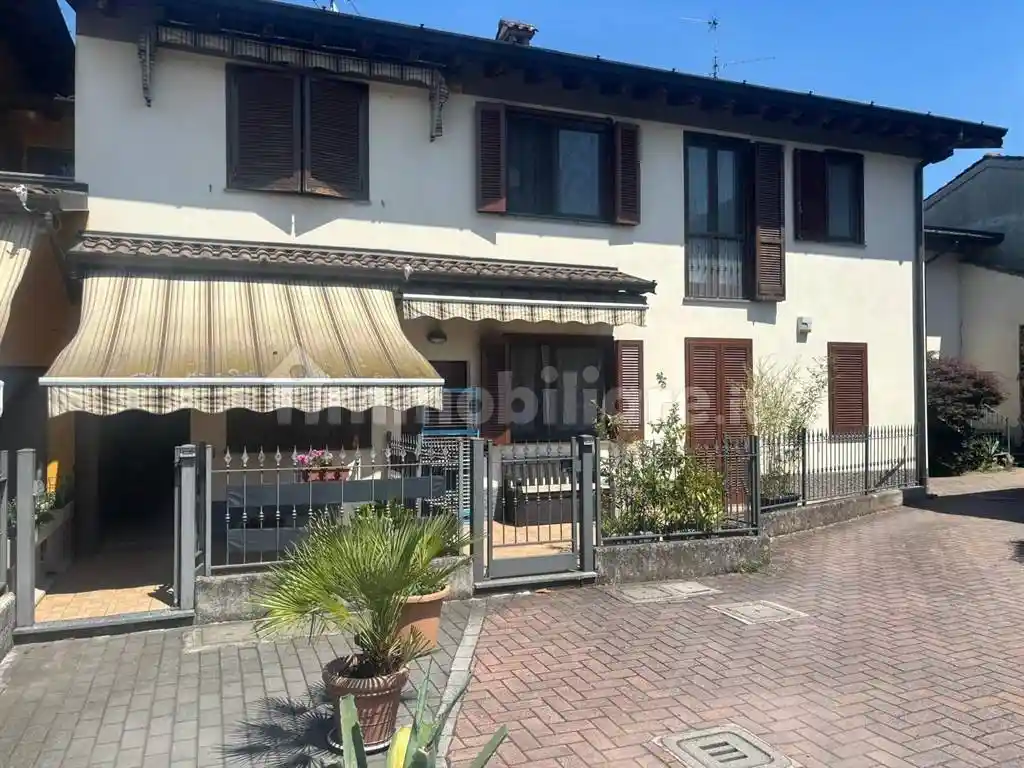 Casa indipendente in vendita a Cassano d'Adda