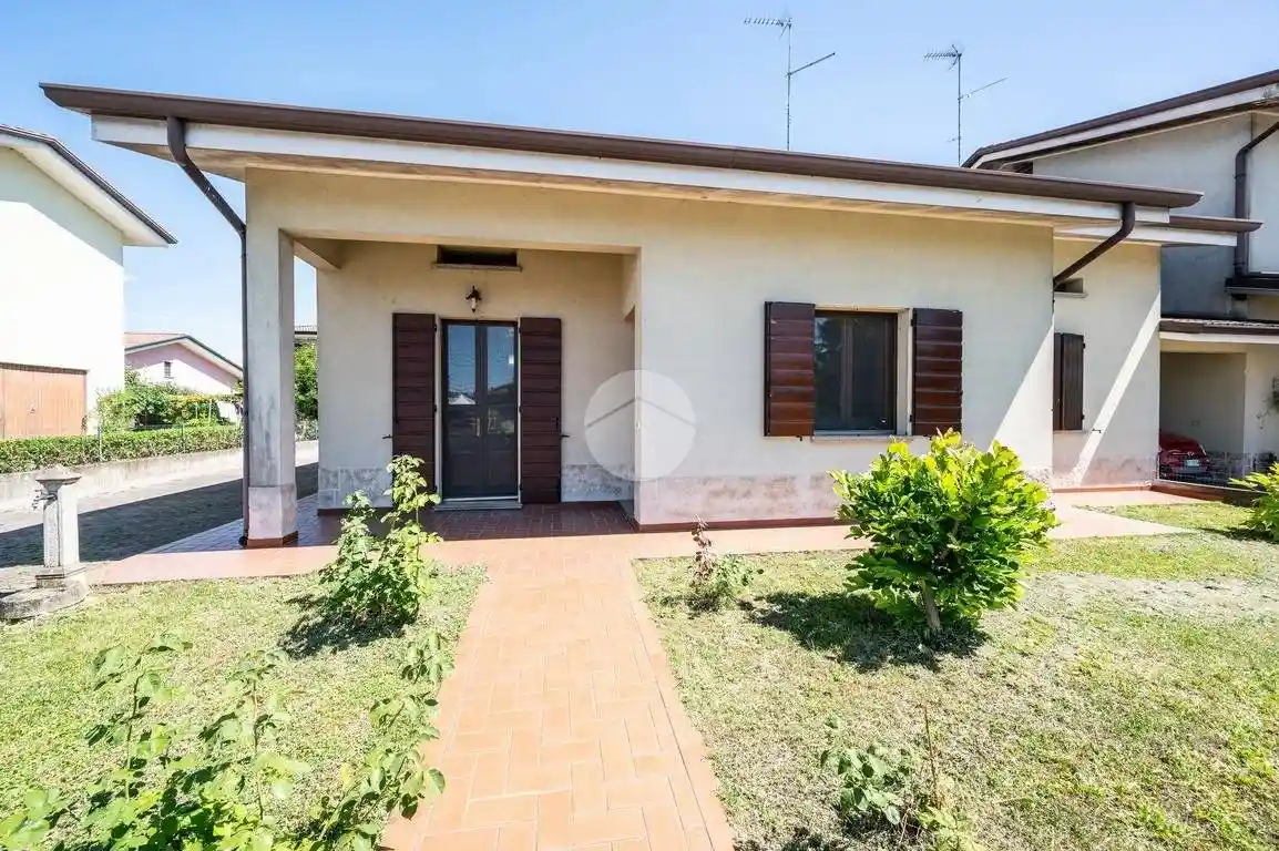 Villa in vendita a Marcaria