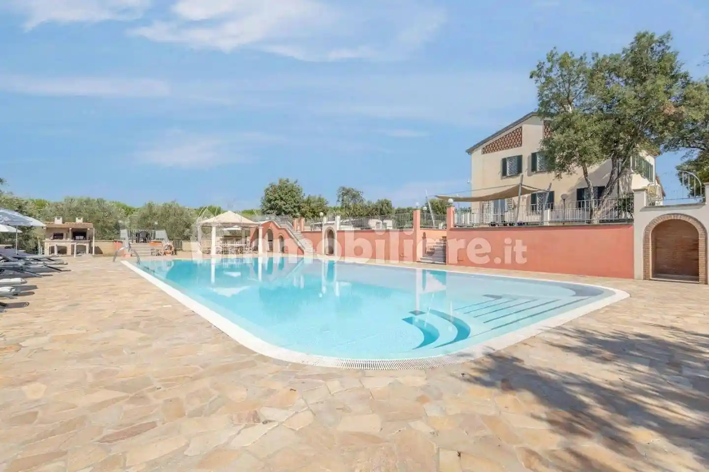Villa in vendita a Cecina