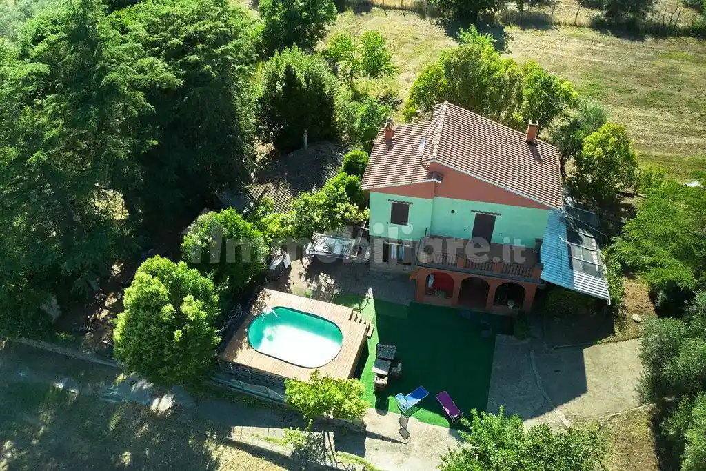 Villa in vendita a Viterbo