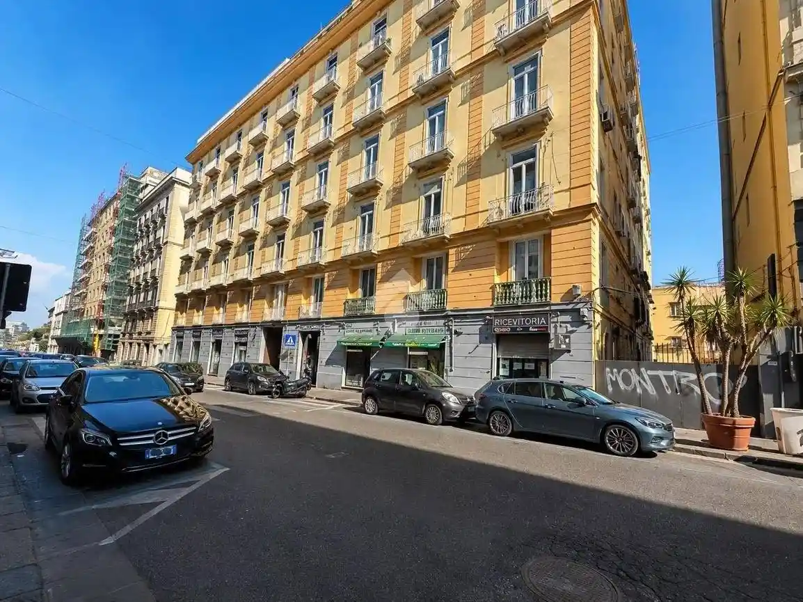 Appartamento in vendita a Napoli