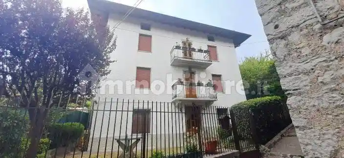 Casa indipendente in vendita a Zogno