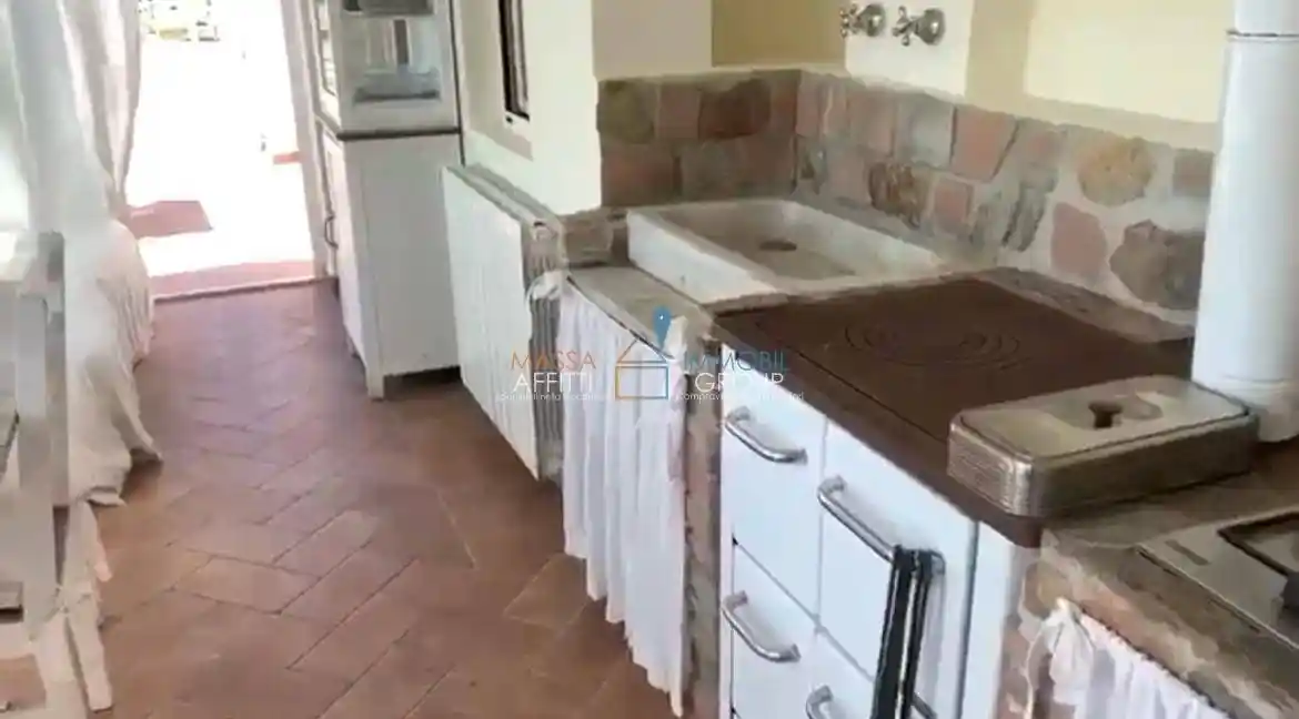 Appartamento in affitto a Montignoso