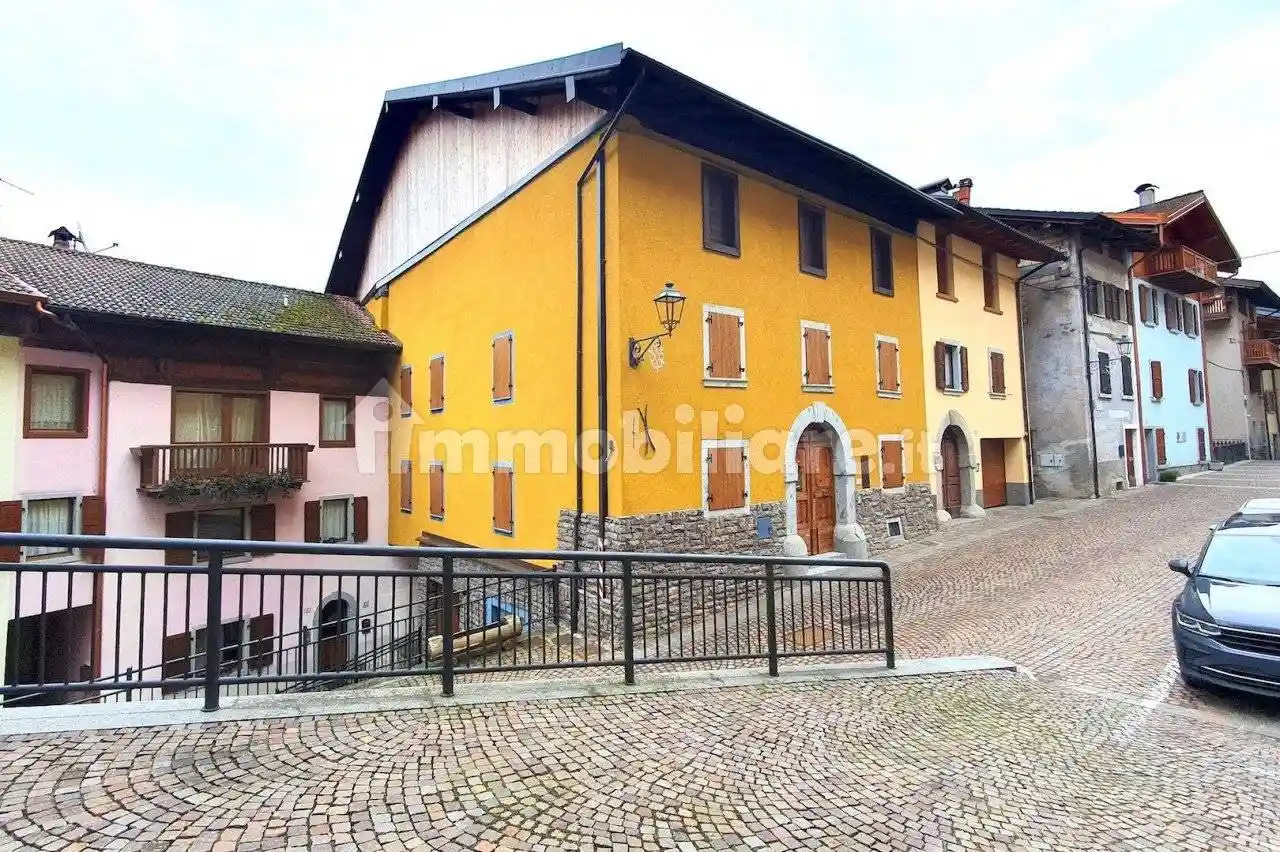 Casa indipendente in vendita a Castel Condino