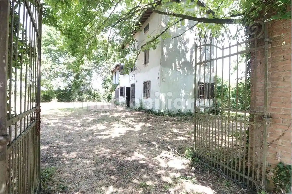 Rustico - Casale in vendita a Carpi