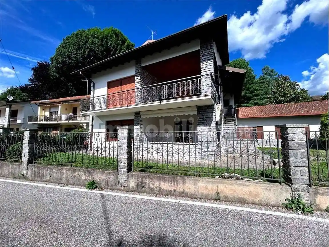 Villa in vendita a Taino