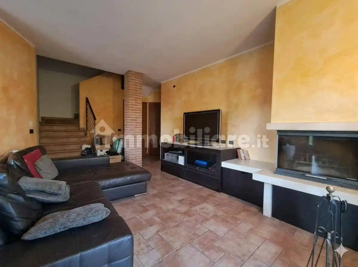 Villa in vendita a Concamarise