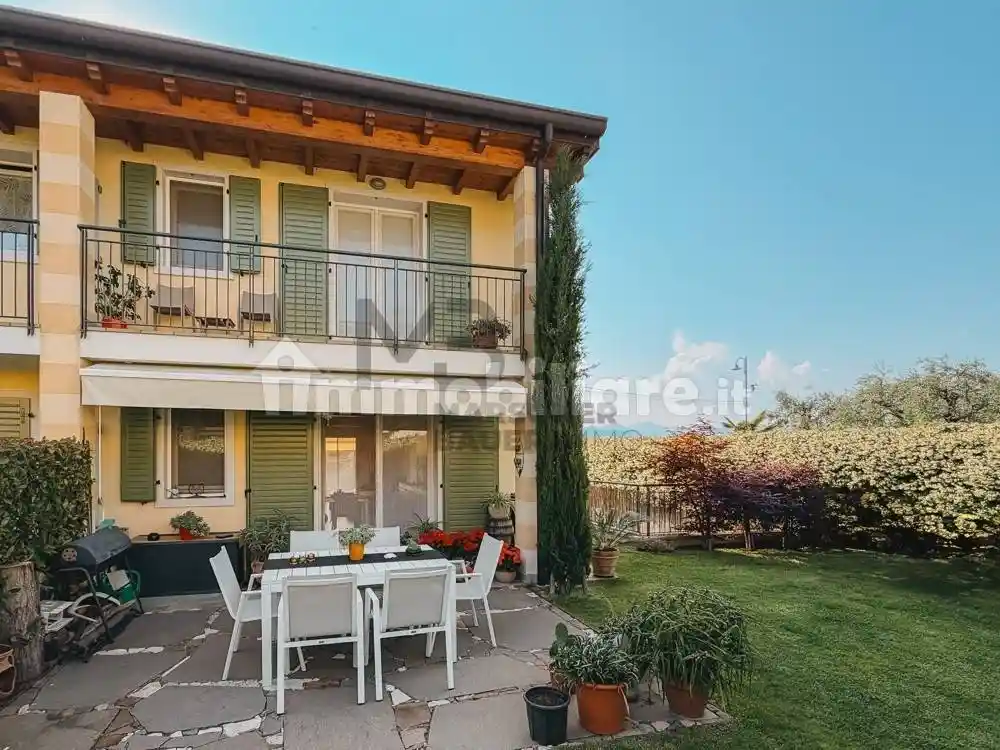 Villetta a schiera in vendita a Torri del Benaco