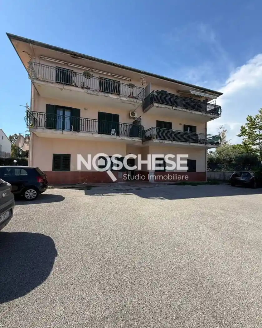 Palazzo - Edificio in vendita a Pontecagnano Faiano