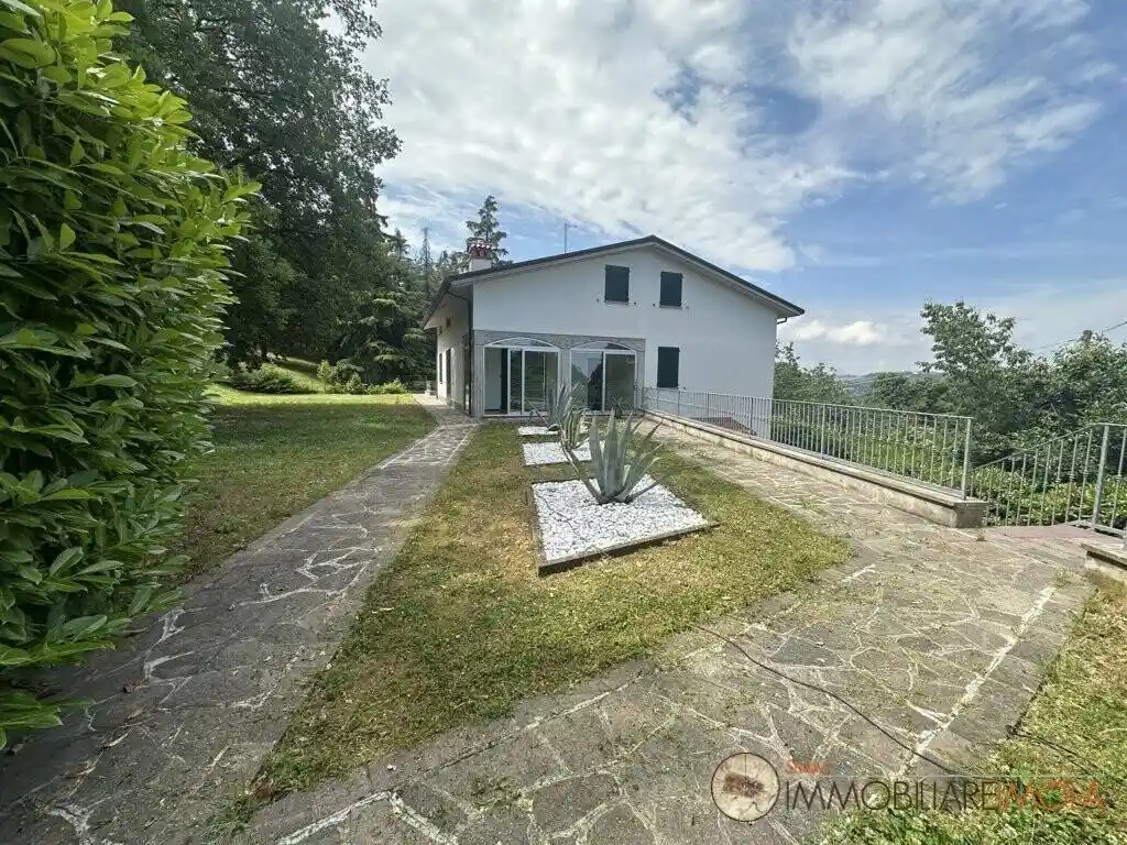 Villa in vendita a Imola