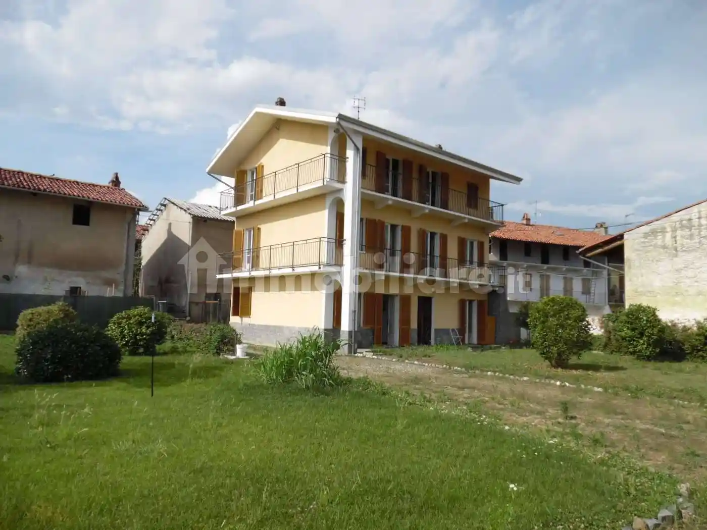 Casa indipendente in vendita a Vestignè