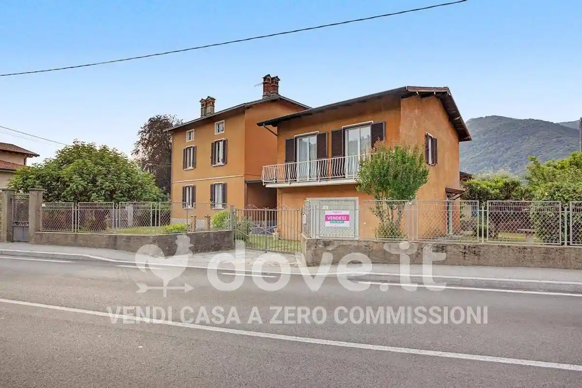 Villa in vendita a Cuvio