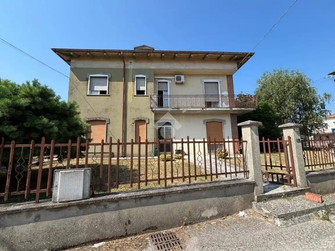 Palazzo - Edificio in vendita a San Giorgio Bigarello