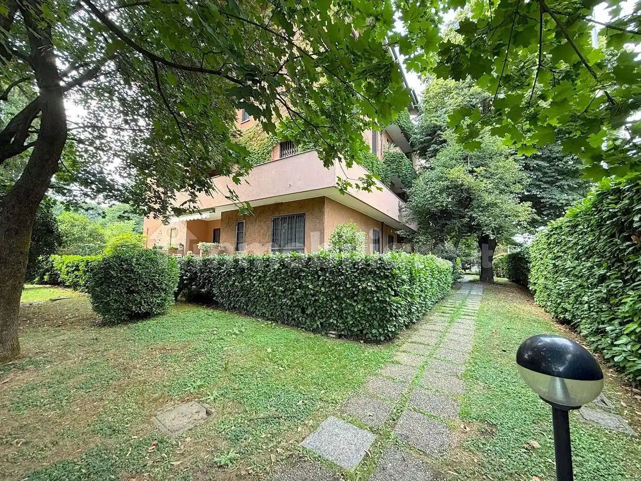 Appartamento in vendita a Villasanta