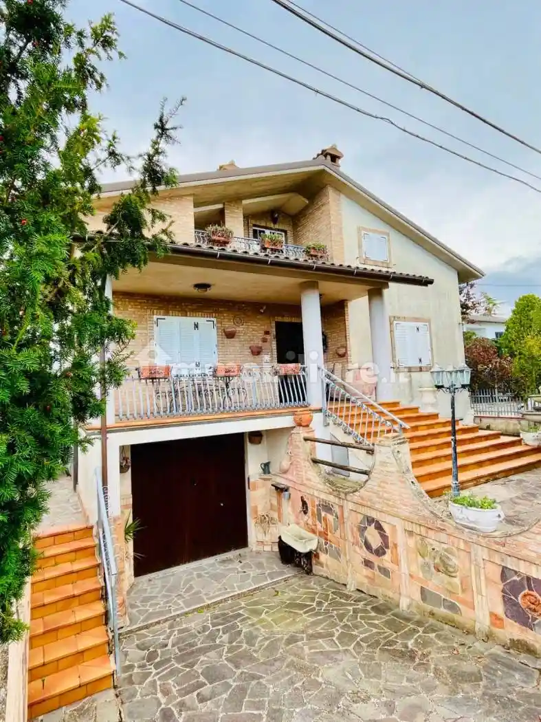 Villa in vendita a Osimo