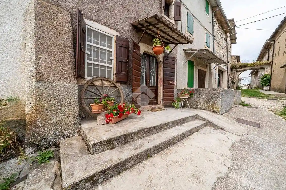 Appartamento in affitto a Velo Veronese