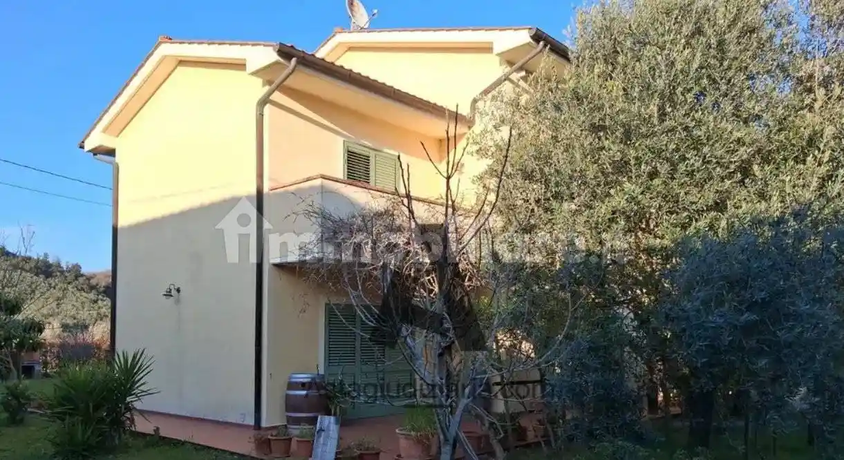 Villa in vendita a Fauglia