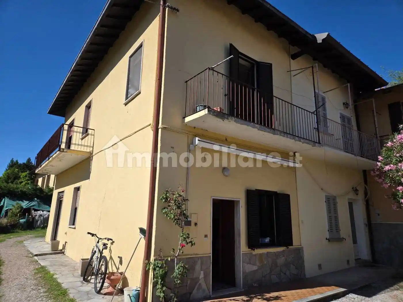 Casa indipendente in vendita a Comabbio