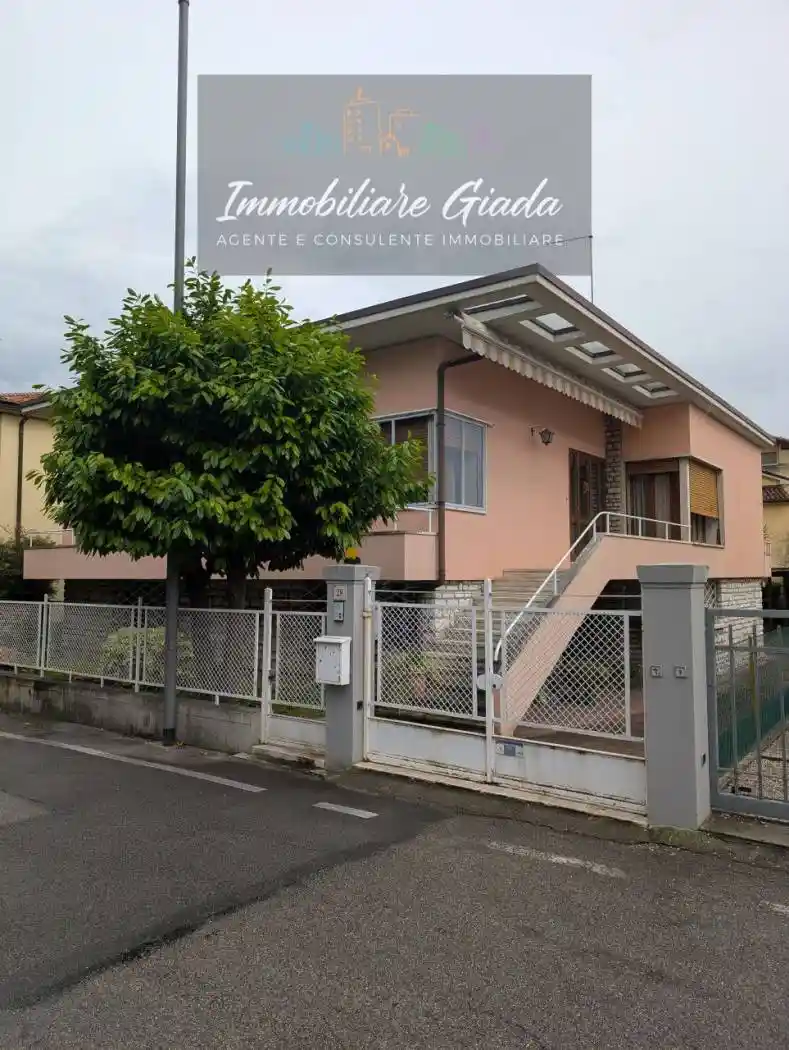 Villa in vendita a Vittorio Veneto