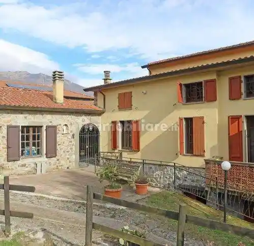 Villa in vendita a Bagnone