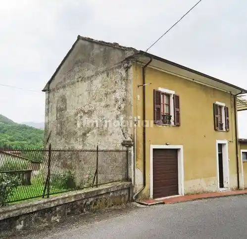 Villa in vendita a Bagnone